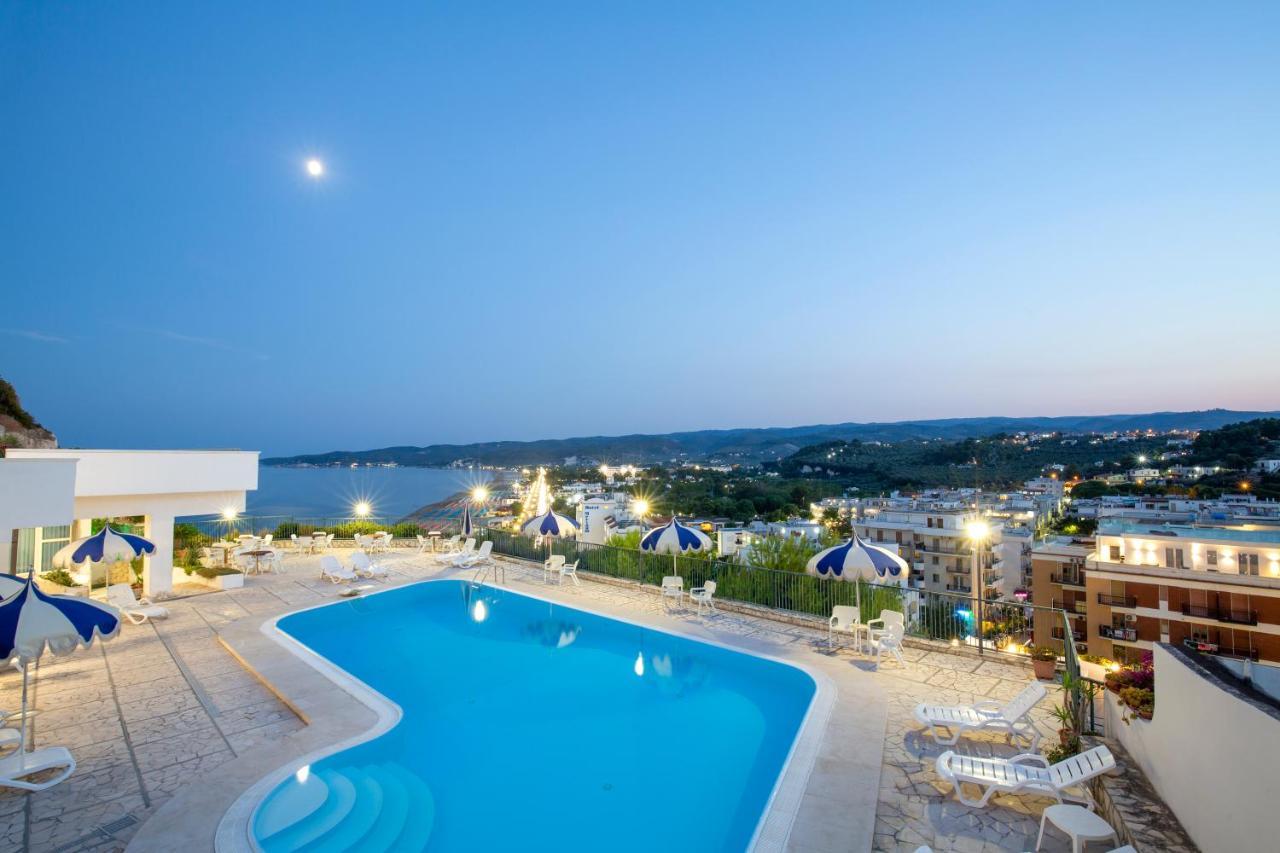 Апарт готель Svevo Sea House В'єсте Екстер'єр фото